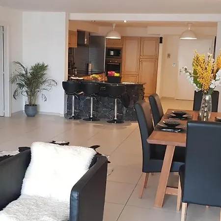 Daire Rose Lake View